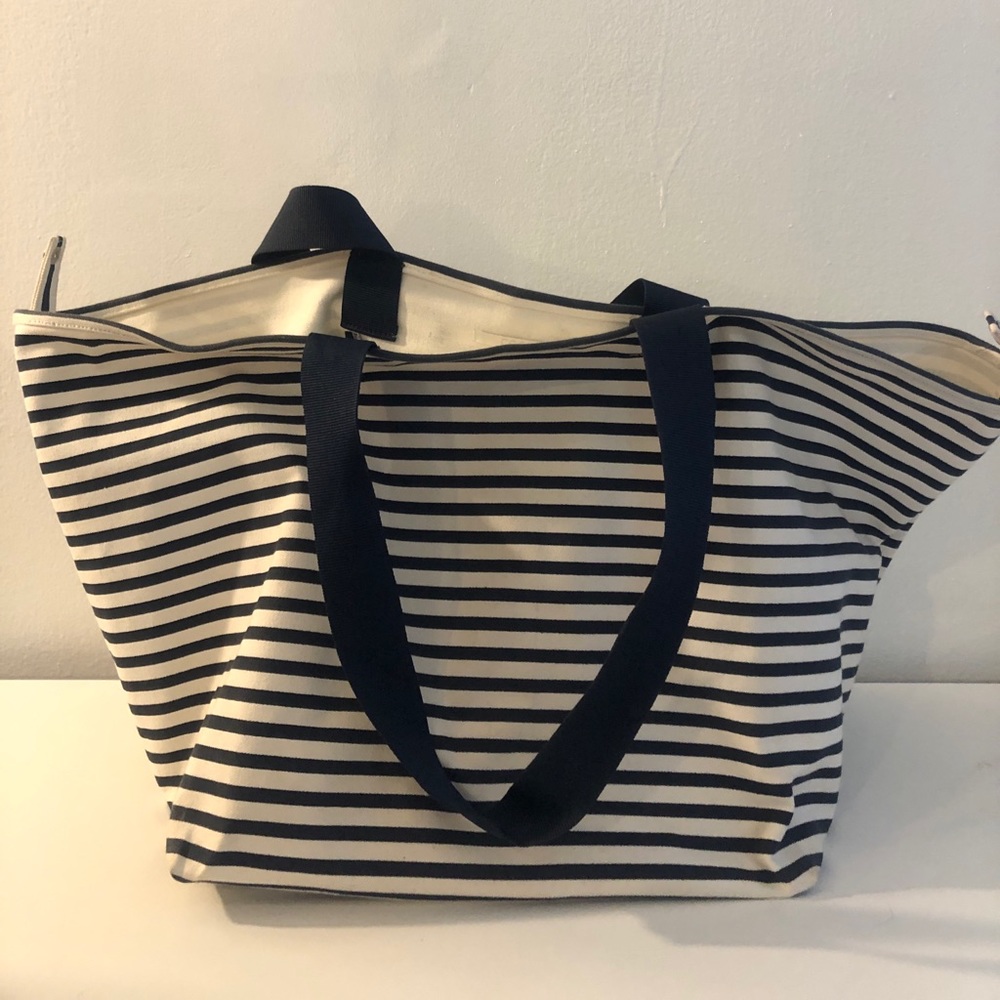 Super cute stripe patterned bag from COS